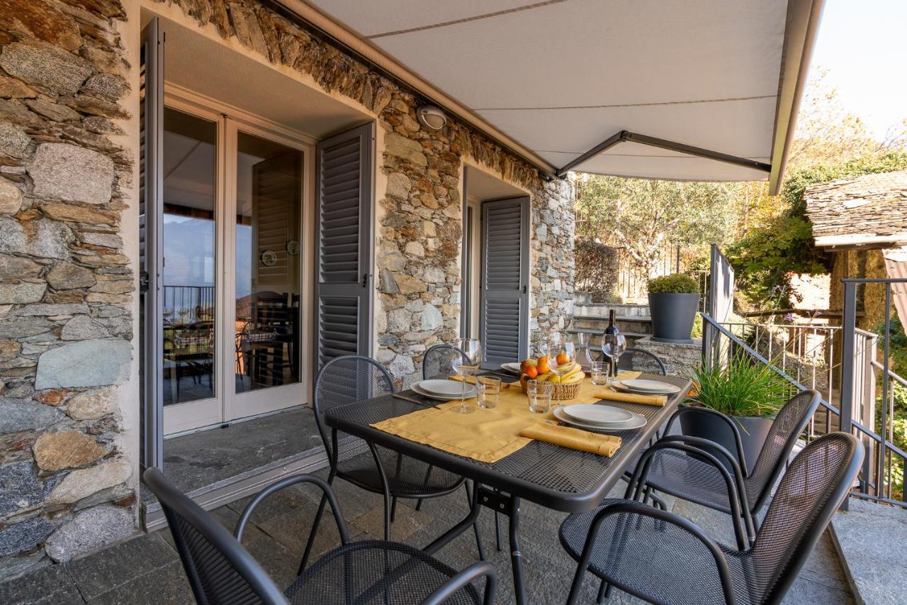גראבדונה Casa Di Campagna Rosina Con Piscina E Vista Lago מראה חיצוני תמונה